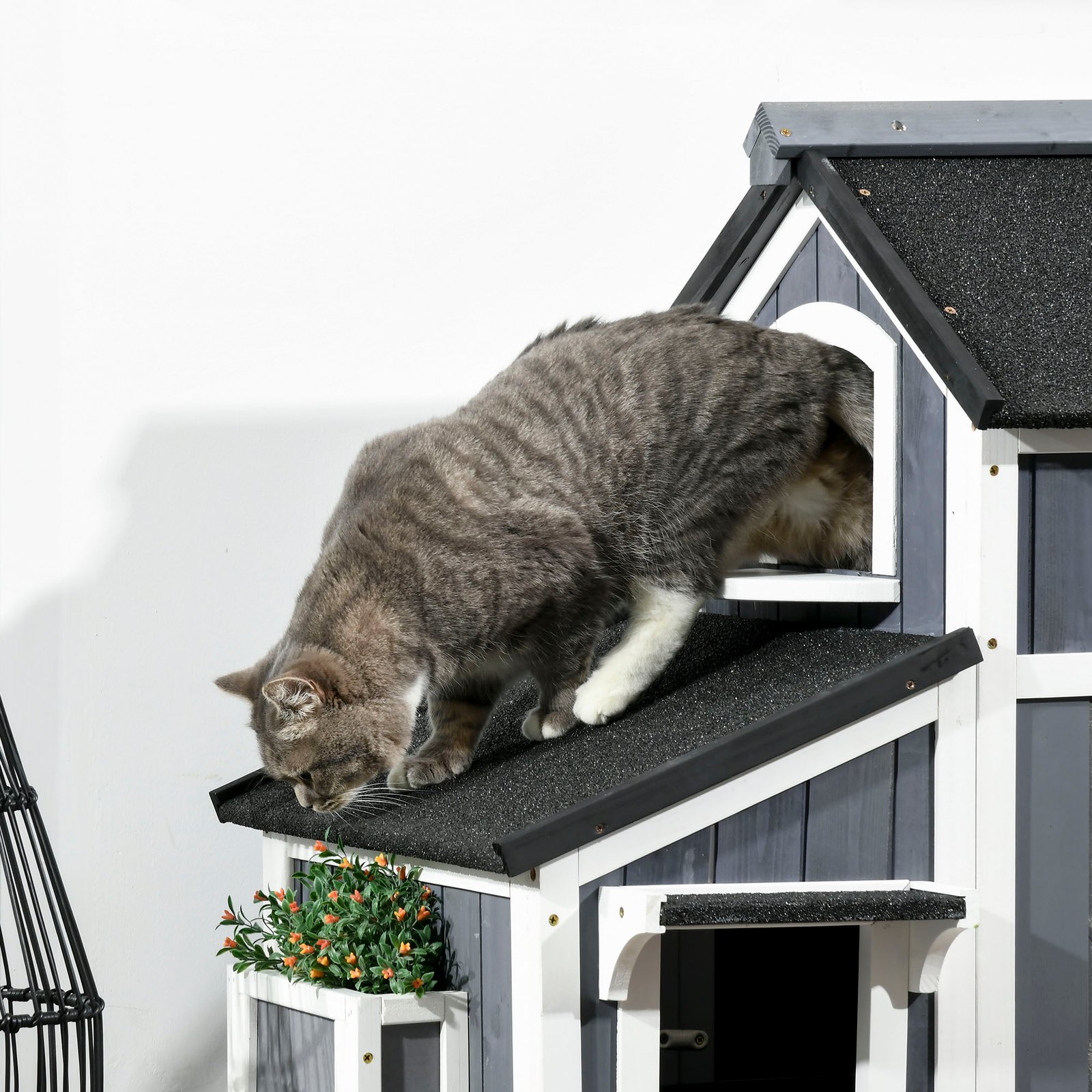 PawHut Wooden Cat House with Flower Pot, Windows, Multiple Entrances, Water-Resistant Roof for Outdoor - Grey - Image 9