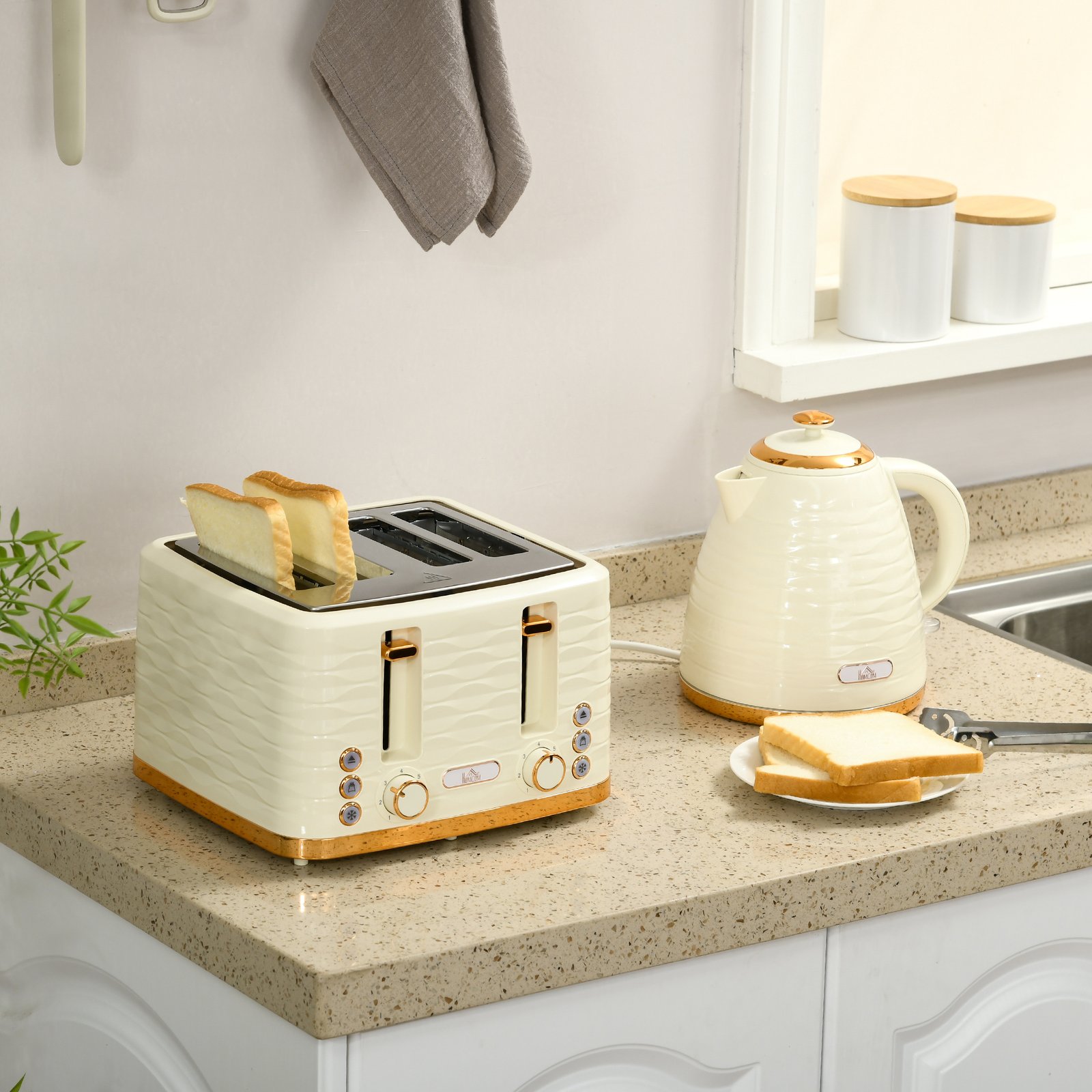 HOMCOM 3000W 1.7L Rapid Boil Kettle & 4 Slice Toaster, Kettle and Toaster Set with 7 Browning Controls and Crumb Tray, Beige - Image 2