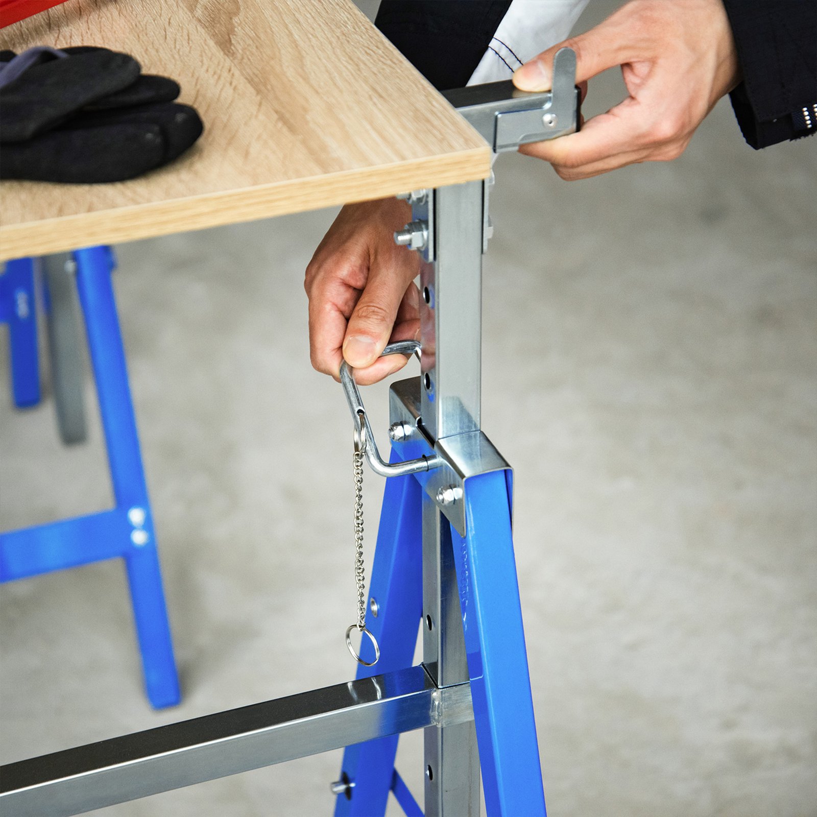 HOMCOM Set of 2 Adjustable Telescopic Builders Trestle, DIY Steel Work Bench Carpenter, Folding Saw Horse Tools Blue - Image 7