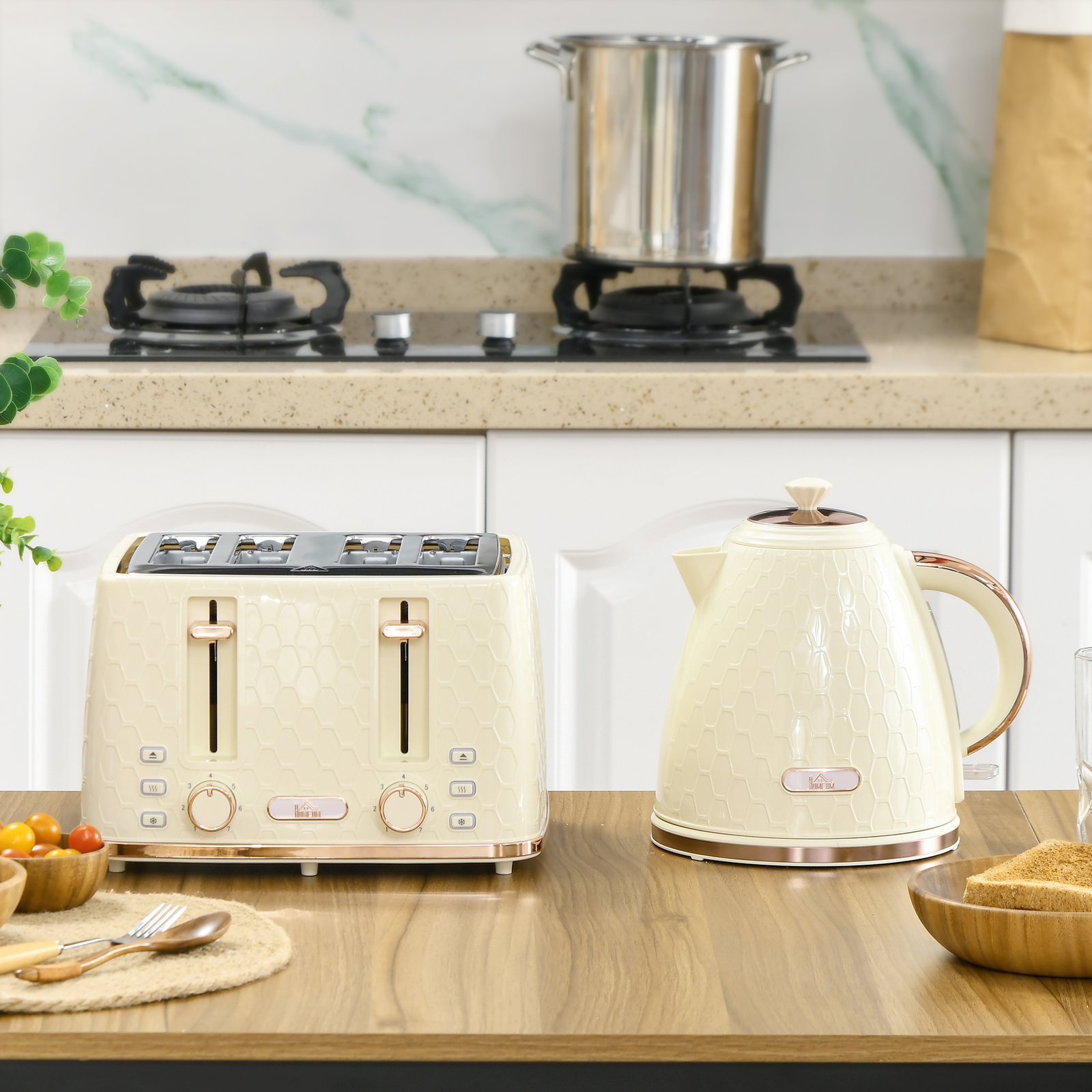 HOMCOM Kettle and Toaster Set, 1.7L 3000W Fast Boil Jug Kettle, 4 Slice Toaster with 7 Level Browning Controls, Beige - Image 7
