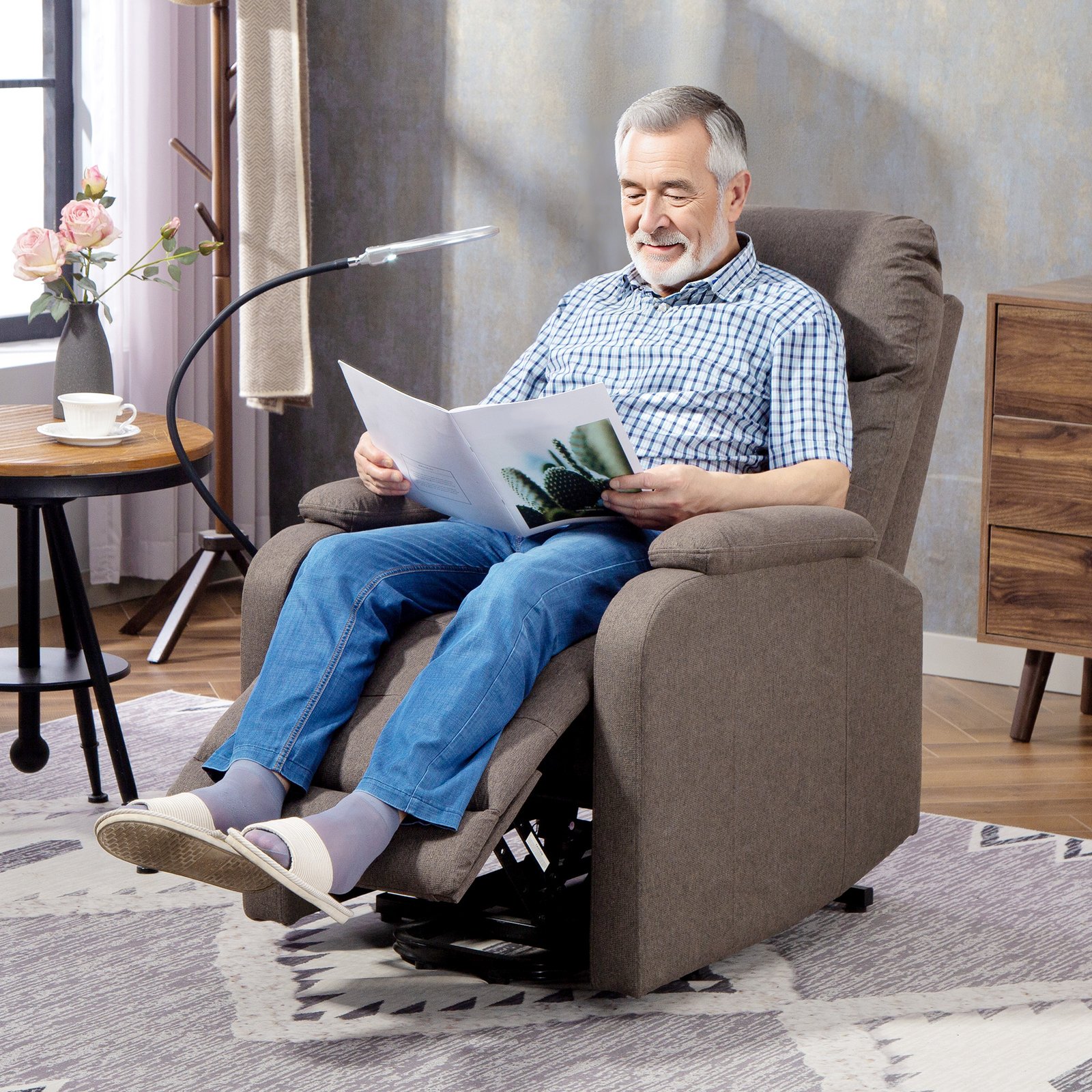 HOMCOM Electric Rise/Recline Armchair, with Reading Light - Brown - Image 2